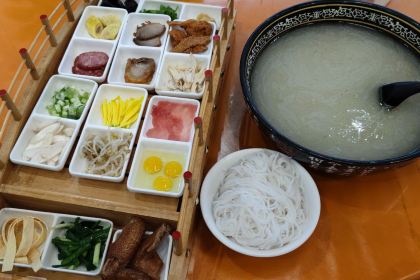 鑫桥源菊花米线(蒙自店)