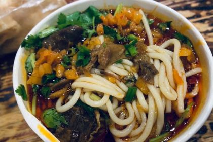 王氏华华牛肉面(雪松路店)