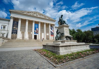 Museum Nasional Hongaria (Magyar Nemzeti Muzeum)