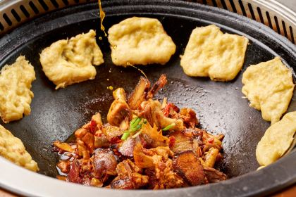 老胡柴火鱼总店