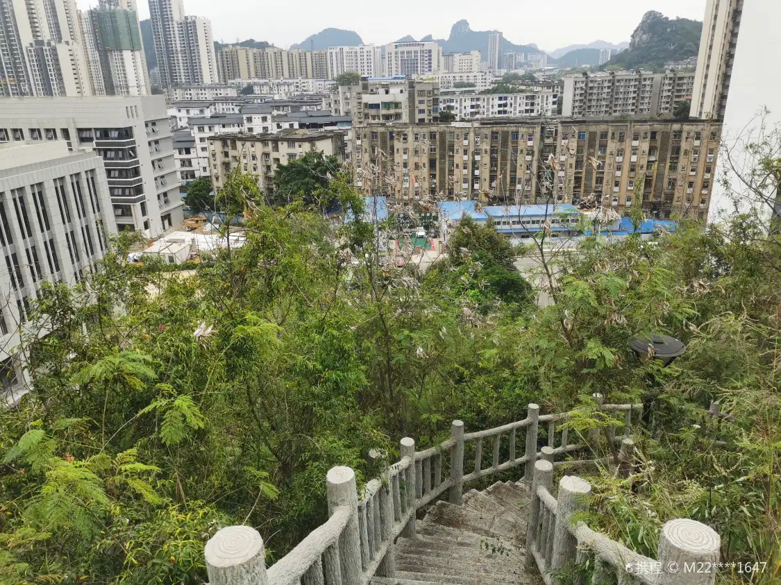 Hotels near Henglou Mountain Park
