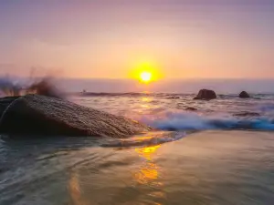 Pantai Teluk Cempedak