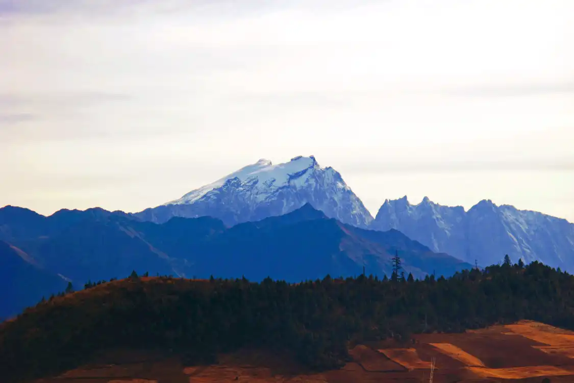 Hotels near Haba Snow Mountain