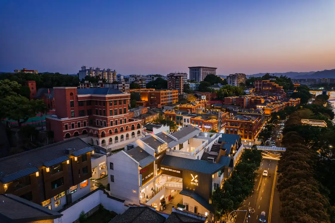 옌타이산 상업 산책거리 주변 호텔