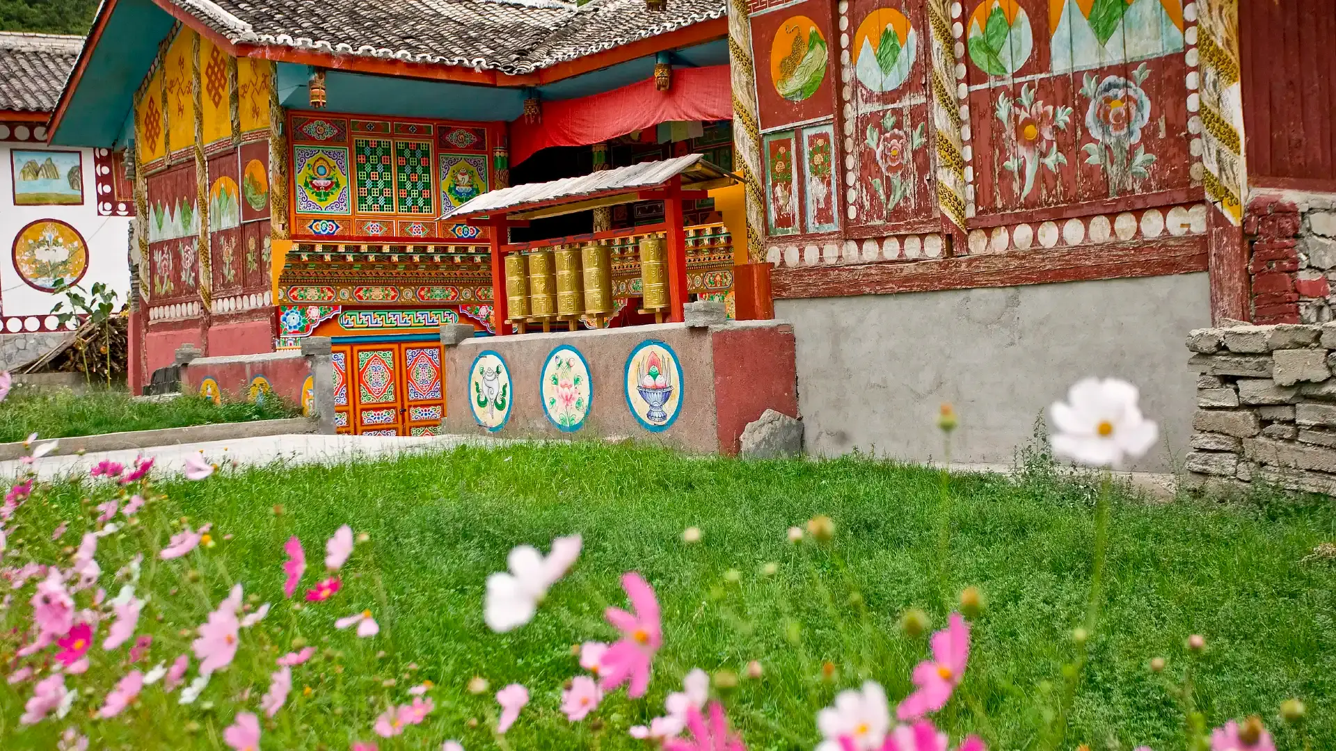 Hotels near Lotus Leaf Village