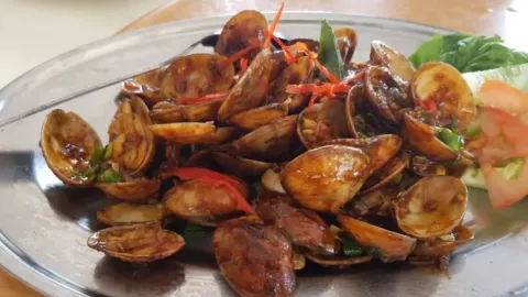Happy Happy Cenang Seafood Restaurant in ลังกาวี