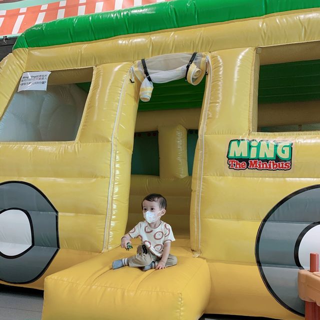 超大少女色系室內遊樂場