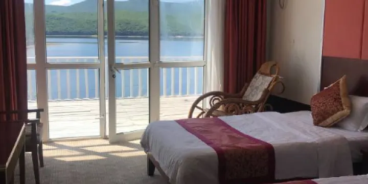 鏡泊湖哈工大勝景魚館