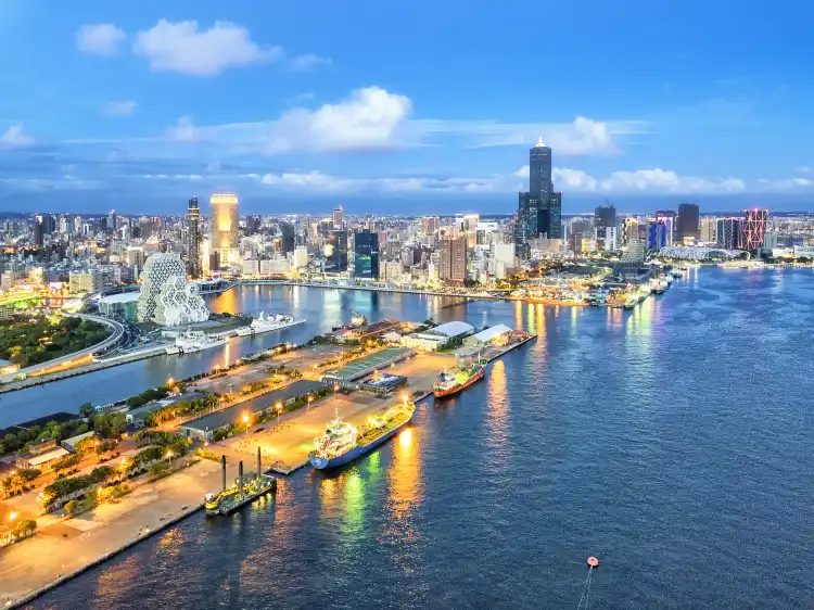 鄰近高雄時空之城的酒店