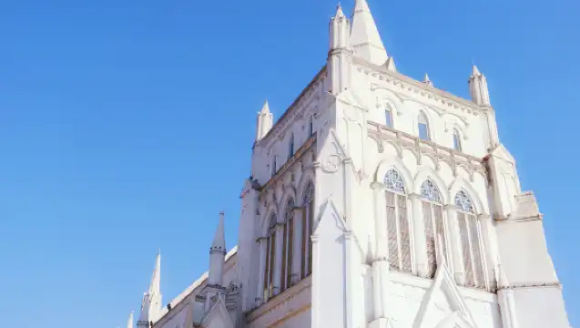 Singapore + St. Andrew's Cathedral + Chinatown + Clarke Quay + Old Hill Street Police Station private charter