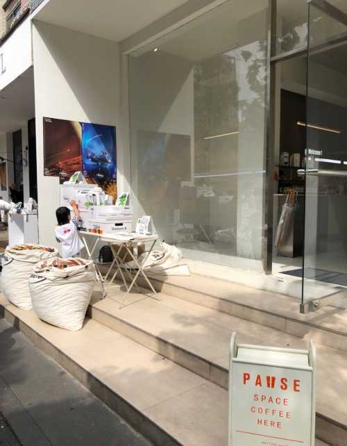kafe Ulos - Santika Dyandra