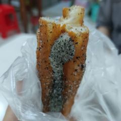 刘琬钰抚州弄口油条摊 User Photo