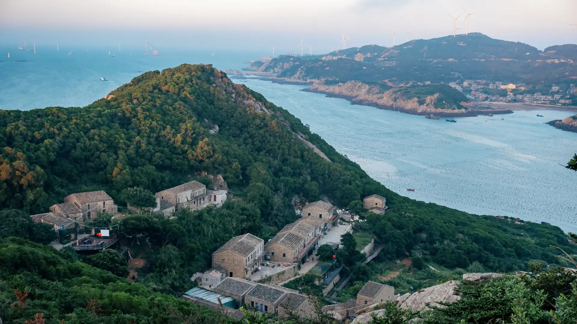 Hotels near Maotouqian