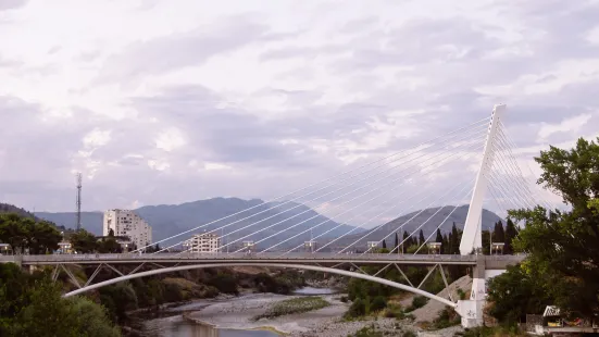 Millennium Bridge