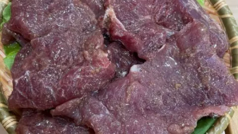 菌王刀叉牛肉·七秒鱼 in Shilin