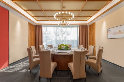 雅阁膳苑·三文鱼餐厅