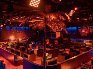 AURA CLUB