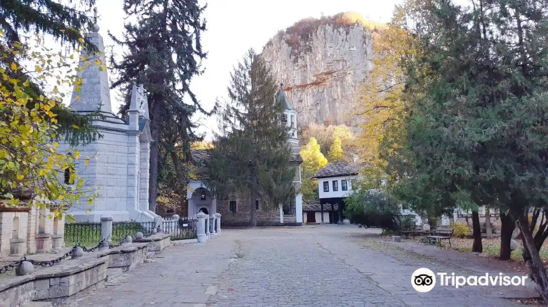 Hotels near Bacho Kiro Cave - Dryanovo monastery