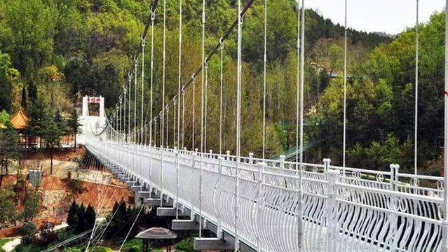 High-Altitude Glass Suspension Bridge
