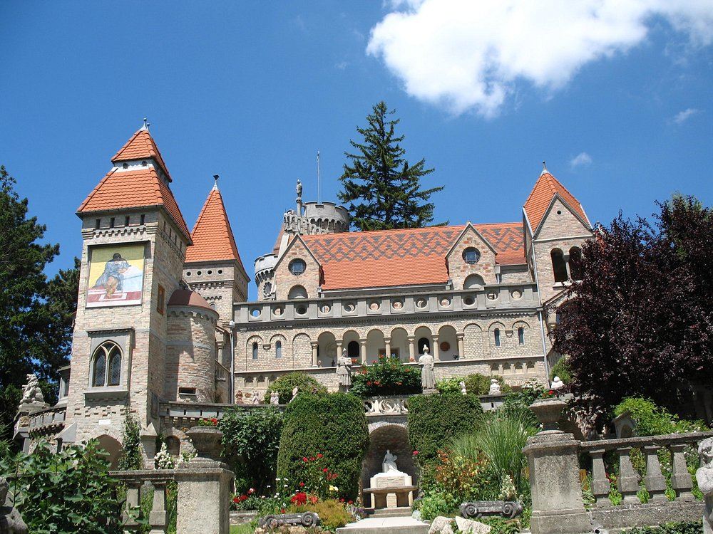 Bory Castle