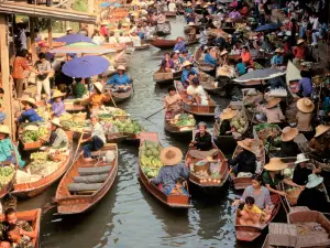 Damnoen Saduak Floating Market