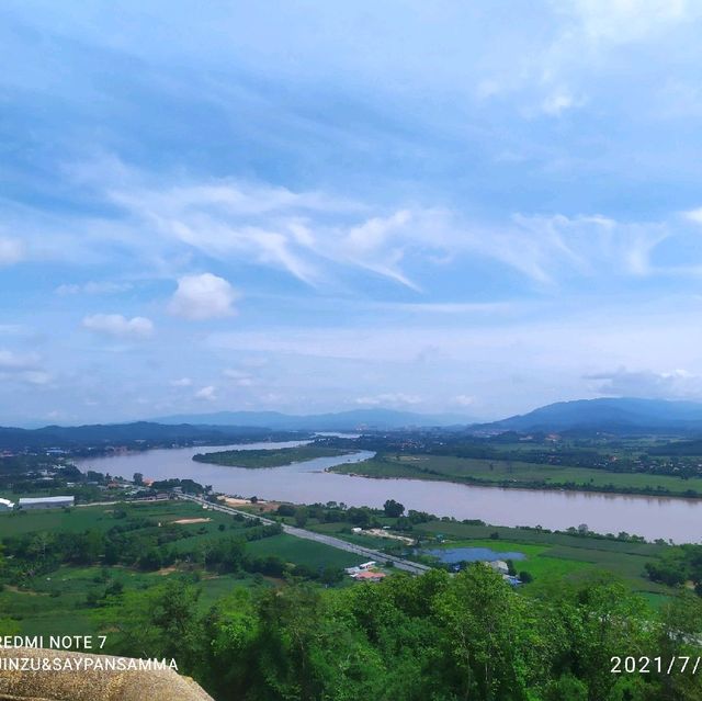 Phrathat Pha Ngao Temple