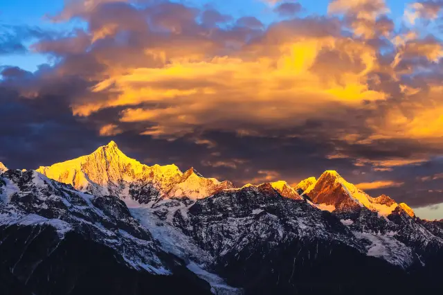 Sunrises in Deqin