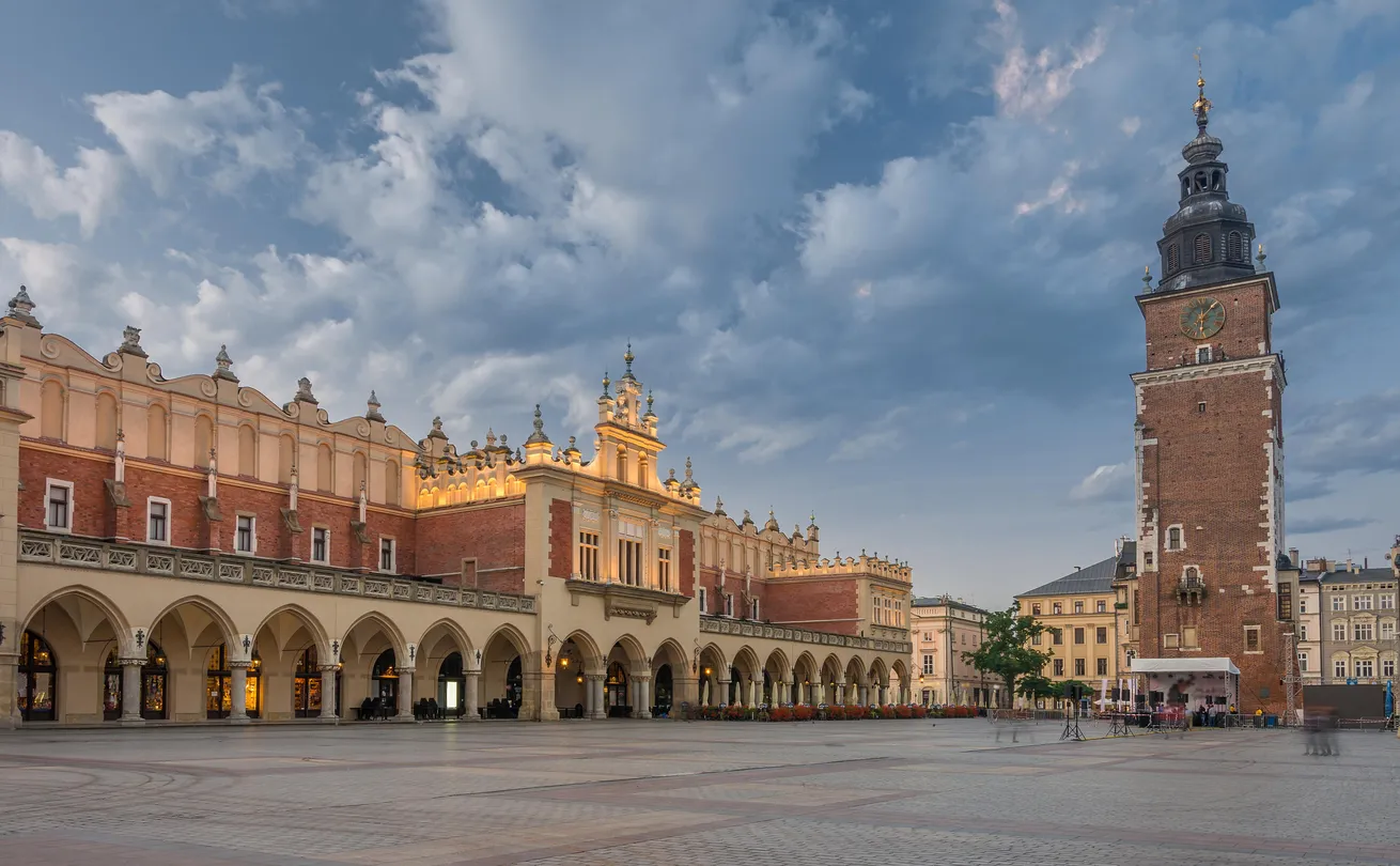 5_Krakow's Rynek Glowny Central Square