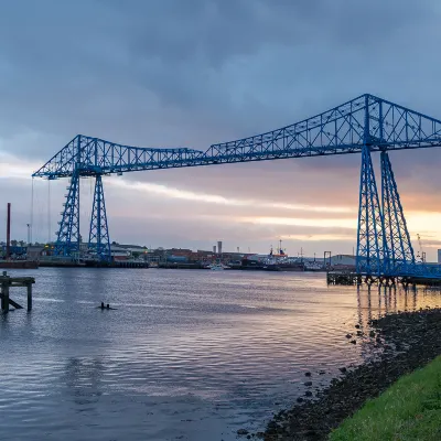 Отели рядом с достопримечательностью «Замок Суонси»