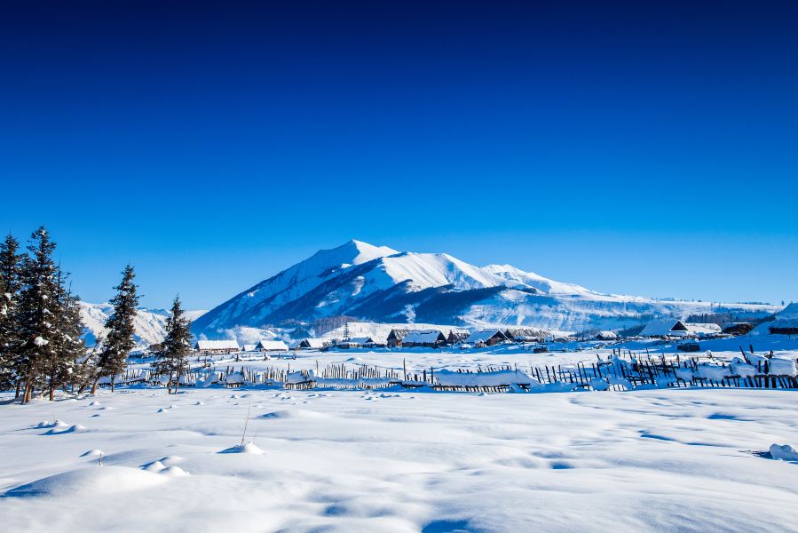 Kuqa to Altay Prefecture Flights