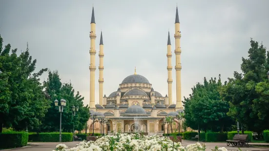 艾哈邁德-卡德羅夫清真寺