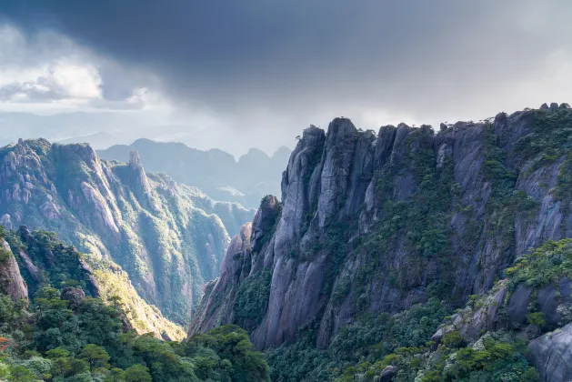 Anyuan Sanbaishan Hot Spring Resort Hotel