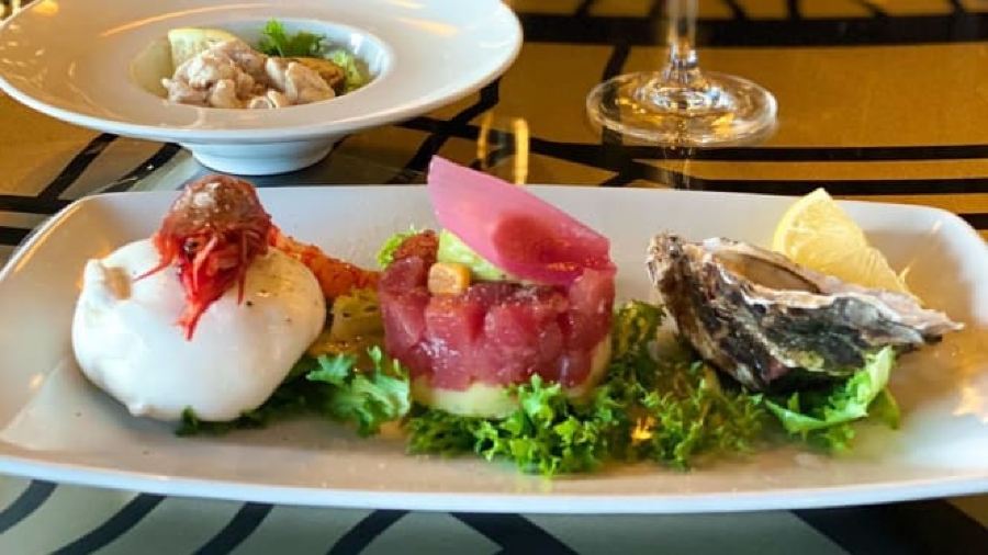 Tiki 111 - Wine Oyster & Fish