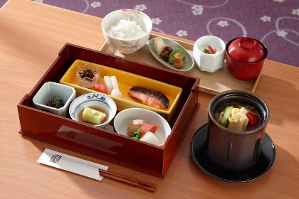 Japanese restaurant "Tsutsuji no Chaya" (Hotel de yama)