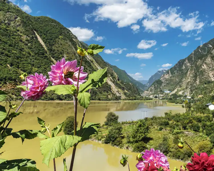 Hotels near Diexi Haizi