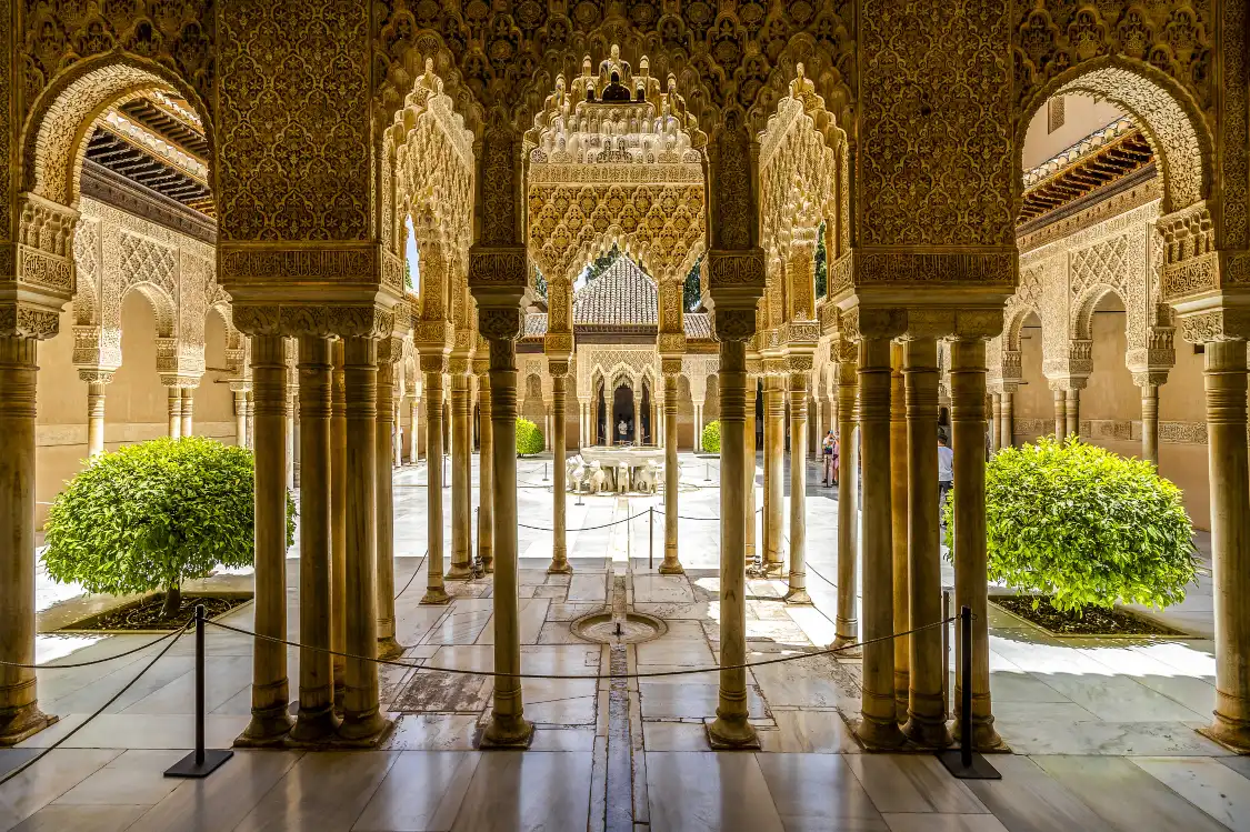 Hotels near Palacio de los Leones