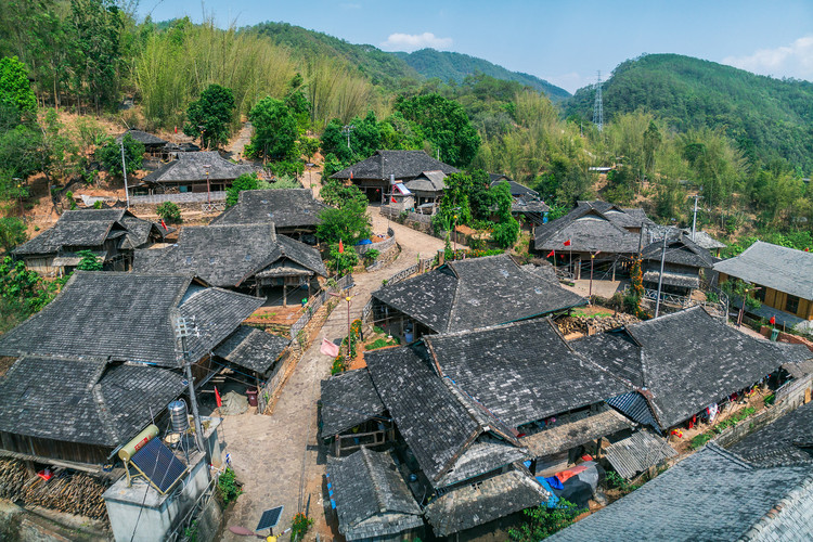 夏休みがやってきました！文山チワン族ミャオ族自治州などは絶景の宝庫
