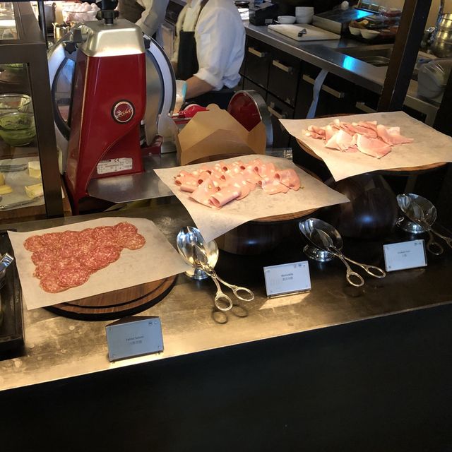 Grand Hyatt 自助早餐