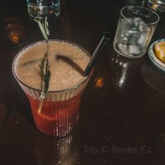 HERMIT WHISKY&COCKTAIL BAR 여행 사진