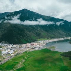 林芝饮马泉藏家庄园 User Photo