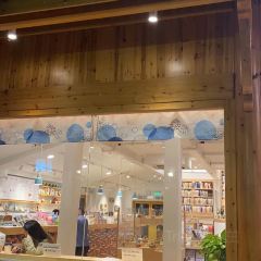 猫的天空之城概念书店(丽水古堰画乡店) User Photo