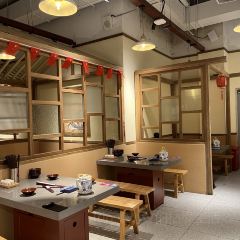 余姚市凤山街道城东路888号(华润五彩城)五楼501半步颠小酒馆(五彩城店) User Photo