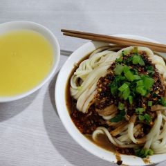 JIANG BIAN YU JIA User Photo