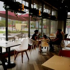 肯德基(东郊奥莱DT店) User Photo