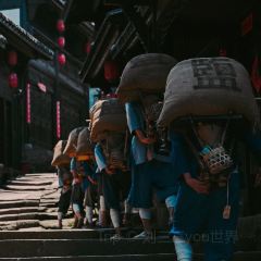 华莱士·全鸡汉堡(西沱古镇店) 여행 사진