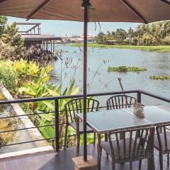 Riva Floating Cafe User Photo