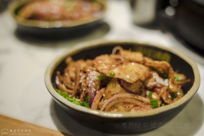 酒拾烤肉(逸臣中央店)