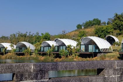 李忠正宗勐海烤鸡(三公里总店)