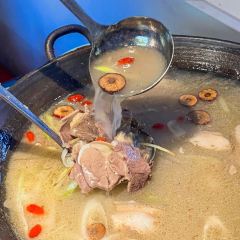 彭律油爆虾(车站南路店) User Photo