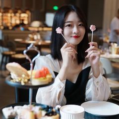 Crossing this pick Bistro User Photo